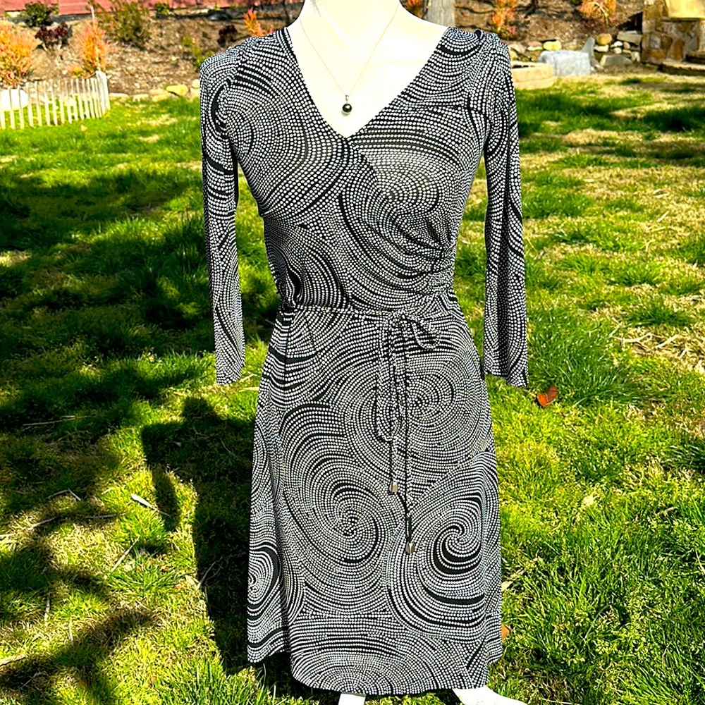 Black and white print dress size S to M